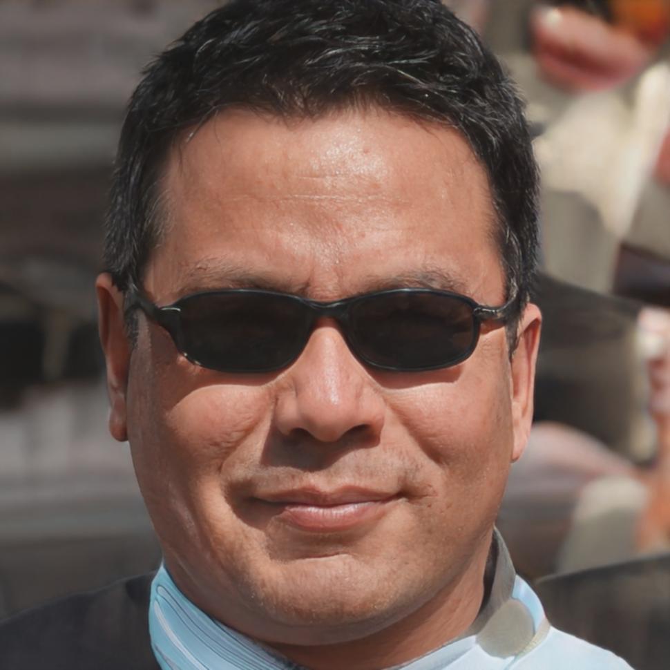 Professional financial advisor with years of experience helping clients build sustainable money habits